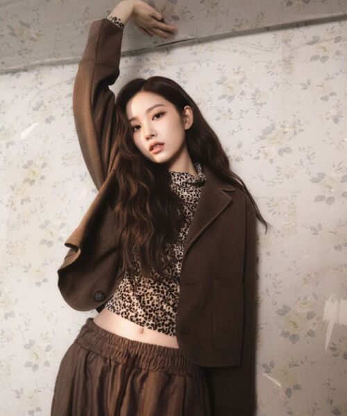 DEMARC(ドゥマーク)の「LEOPARD HIGH-NECK LONG SLEEVE TEE - Beige(Tシャツ/カットソー・レディース・その他・MEDIUM/LARGE)」の11枚目の写真