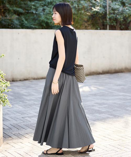 SLOBE IENA（スローブイエナ）の「切り替えボリュームスカート（スカート・レディース・ダークパープル/チャコールグレー・36/38）」の5枚目の写真