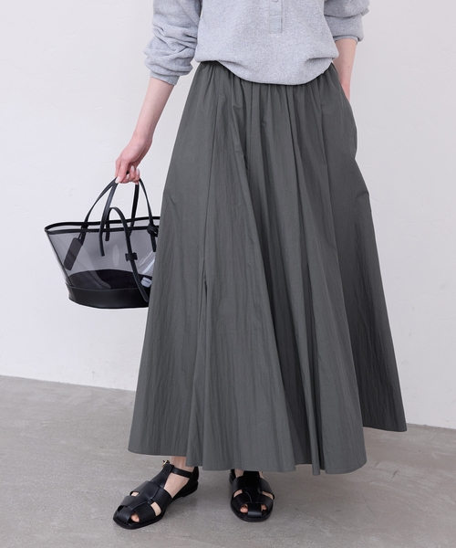 SLOBE IENA（スローブイエナ）の「切り替えボリュームスカート（スカート・レディース・ダークパープル/チャコールグレー・36/38）」の14枚目の写真