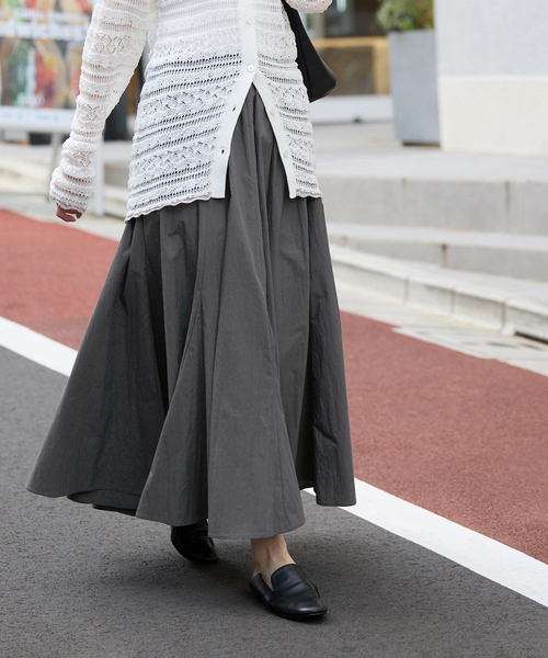 SLOBE IENA（スローブイエナ）の「切り替えボリュームスカート（スカート・レディース・ダークパープル/チャコールグレー・36/38）」の22枚目の写真