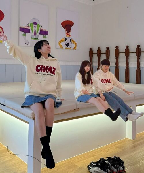 COMMONZ(コモンズ)の「フェルトロゴフードパーカー_クリーム(パーカー・レディース・その他・FREE)」の16枚目の写真