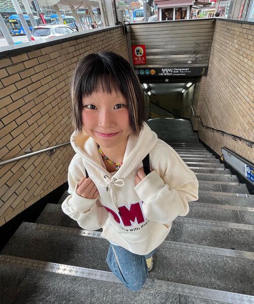 COMMONZ(コモンズ)の「フェルトロゴフードパーカー_クリーム(パーカー・レディース・その他・FREE)」の3枚目の写真