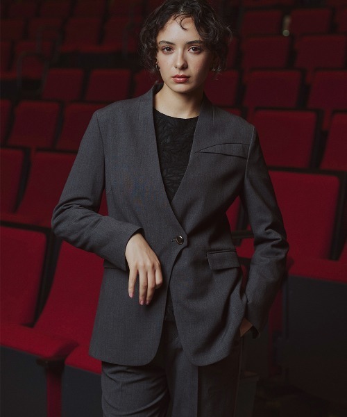 単品＞ストレッチノーカラーヨークデザインジャケット〔Callarus