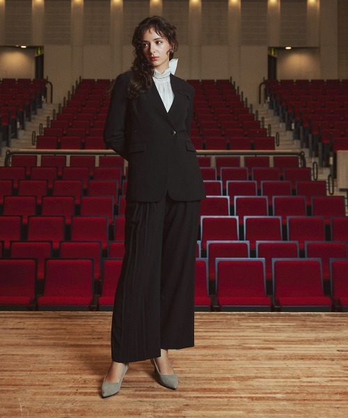 Callarus（カラルス）の「＜単品＞ストレッチノーカラーヨークデザインジャケット〔Callarus〕（ノーカラージャケット・レディース・ブラック/グレー・S/M/L/LL/3L）」の8枚目の写真