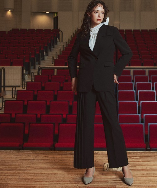 Callarus（カラルス）の「＜単品＞ストレッチノーカラーヨークデザインジャケット〔Callarus〕（ノーカラージャケット・レディース・ブラック/グレー・S/M/L/LL/3L）」の13枚目の写真