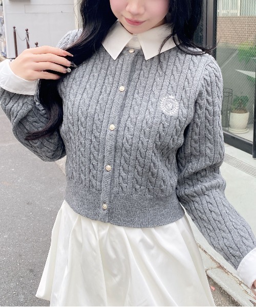 INGNI(イング)の「シャツレイヤード風ケーブルニット/A(ニット/セーター・レディース・ネイビー系8/ピンク系2/ワイン系2/グレー×ホワイト・M)」の14枚目の写真