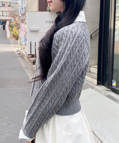 INGNI(イング)の「シャツレイヤード風ケーブルニット/A(ニット/セーター・レディース・ネイビー系8/ピンク系2/ワイン系2/グレー×ホワイト・M)」の15枚目の写真