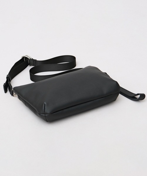 REGiSTA（レジスタ）の「スプリットレザー（牛床革） ダブル丸カン 2WAY ショルダーバッグ クラッチバッグ 冠婚葬祭バッグ（クラッチバッグ・メンズ・ブラック・FREE）」の6枚目の写真