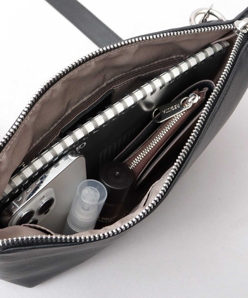 REGiSTA（レジスタ）の「スプリットレザー（牛床革） ダブル丸カン 2WAY ショルダーバッグ クラッチバッグ 冠婚葬祭バッグ（クラッチバッグ・メンズ・ブラック・FREE）」の9枚目の写真