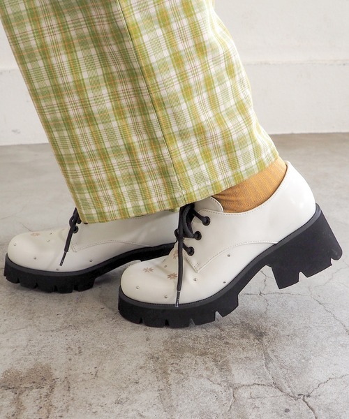 byあしながおじさん(バイアシナガオジサン)の「軽量|フラワー刺繍マニッシュ 8990045(ドレスシューズ・レディース・オフホワイト/ブラック・S/M/L/LL)」の14枚目の写真