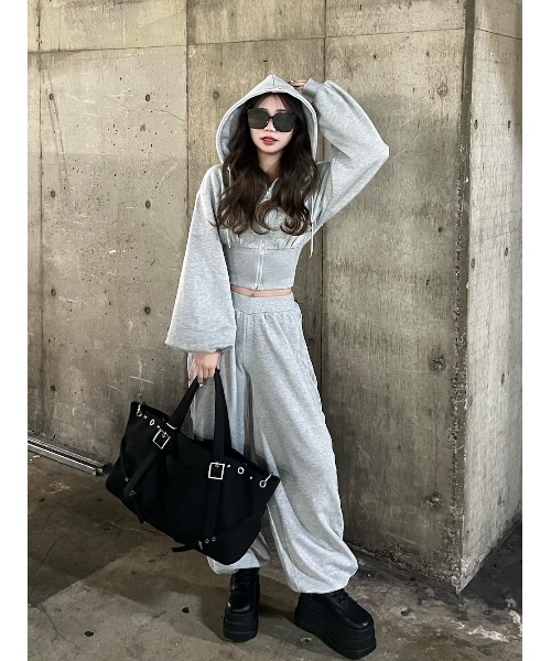 Darich（ダーリッチ）の「カラーラメスウェットバレルパンツ（その他パンツ・レディース・グレー/サックスブルー/ホワイト/ピンク/イエロー・FREE）」の6枚目の写真