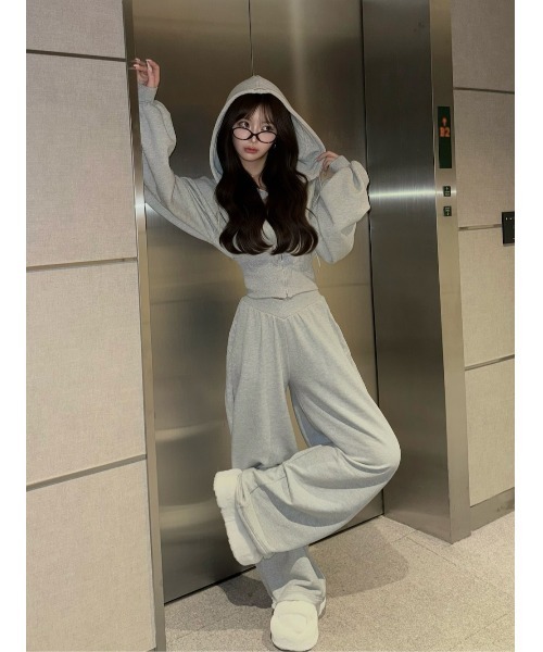 Darich（ダーリッチ）の「カラーラメスウェットバレルパンツ（その他パンツ・レディース・グレー/サックスブルー/ホワイト/ピンク/イエロー・FREE）」の8枚目の写真