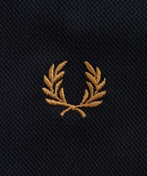 FRED PERRY（フレッドペリー）の「[FRED PERRY/フレッドペリー] コンプレスメッシュ ワンポイントロゴ刺繍 ショートスリーブシャツ（シャツ/ブラウス・レディース・ブラック/グリーン/キナリ・L/M）」の16枚目の写真