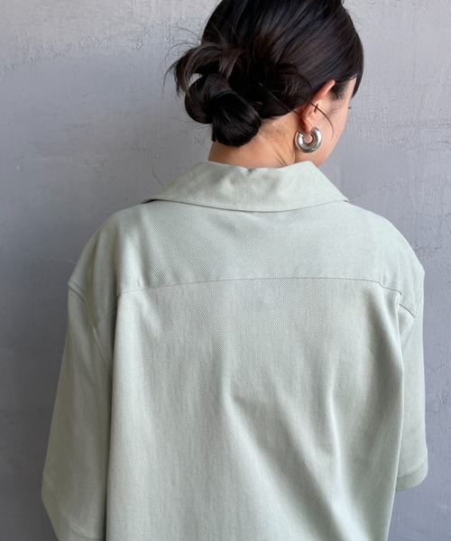 FRED PERRY（フレッドペリー）の「[FRED PERRY/フレッドペリー] コンプレスメッシュ ワンポイントロゴ刺繍 ショートスリーブシャツ（シャツ/ブラウス・レディース・ブラック/グリーン/キナリ・L/M）」の4枚目の写真