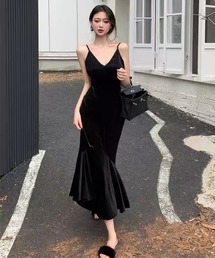 ベルベットVネックストラップフィッシュテイルスカート