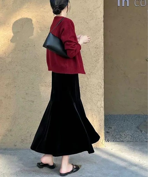 AsheKsha(アシクシャ)の「ベルベットVネックストラップフィッシュテイルスカート(ドレス・レディース・ブラック・M)」の3枚目の写真