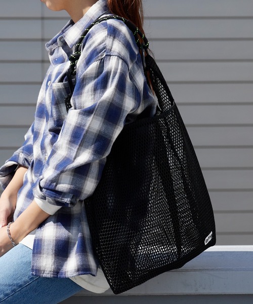OUTDOOR PRODUCTS(アウトドアプロダクツ)の「OUTDOOR PRODUCTS/アウトドアプロダクツ MESH SHOPPER(M) トートバッグ 秋 秋服 2026年秋冬(トートバッグ・レディース・ホワイト/ブラック/グレー・FREE)」の4枚目の写真