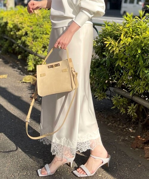 NOLLEY’S（ノーリーズ）の「HINERI スエードバッグS（トートバッグ・レディース・ベージュ・FREE）」の4枚目の写真