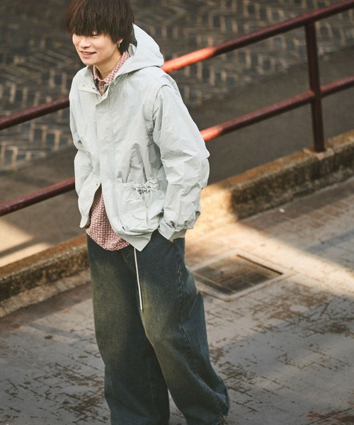 niko and...（ニコアンド）の「2WAYジップパーカー（ナイロンジャケット・メンズ・ブラック/ライトグレー・MEDIUM/BIG(L)）」の8枚目の写真