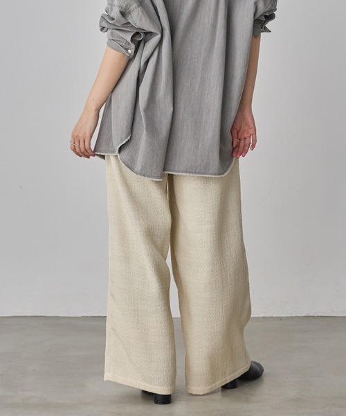 hunch(ハンチ)の「デニムライク ヘリンボーン タックパンツ(その他パンツ・レディース・チャコール/ライトベージュ/ブルー・FREE)」の19枚目の写真