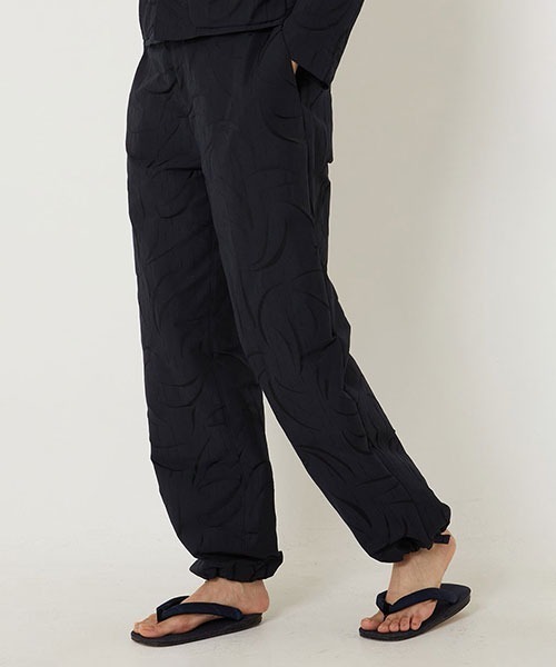 BLUE BLUE JAPAN(ブルーブルージャパン)の「タテメブキ ワイドストレートパンツ ウィメンズ(その他パンツ・レディース・ダークネイビー・ONE)」の2枚目の写真