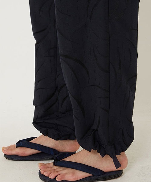BLUE BLUE JAPAN(ブルーブルージャパン)の「タテメブキ ワイドストレートパンツ ウィメンズ(その他パンツ・レディース・ダークネイビー・ONE)」の7枚目の写真