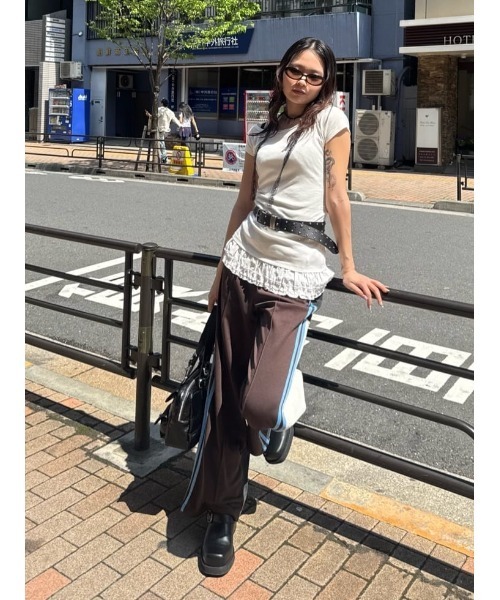 SLY(スライ)の「TIE FRILL GATHER TOPS タイフリルギャザートップス 春服 夏服(Tシャツ/カットソー・レディース・ブラック/ホワイト・FREE)」の20枚目の写真