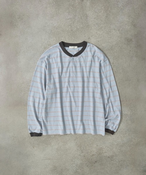 PUBLIC TOKYO(パブリックトウキョウ)の「ナチュラルボーダーヘンリーロンT /ウォッシャブル(Tシャツ/カットソー・メンズ・ベージュ/ブラック/サックスブルー・1/2)」の1枚目の写真