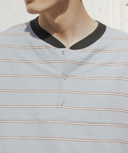 PUBLIC TOKYO(パブリックトウキョウ)の「ナチュラルボーダーヘンリーロンT /ウォッシャブル(Tシャツ/カットソー・メンズ・ベージュ/ブラック/サックスブルー・1/2)」の9枚目の写真
