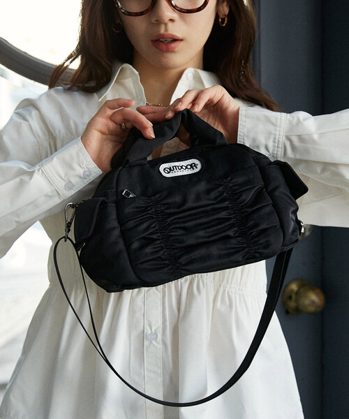 OUTDOOR PRODUCTS(アウトドアプロダクツ)の「【待望の再入荷!】OUTDOOR PRODUCTS × PUBLUX/アウトドアプロダクツ <別注カラーあり> シャーリング ショルダーバッグ 限定展開(ショルダーバッグ・レディース・ブラック/オフホワイト/ブラウン・ONE SIZE)」の5枚目の写真