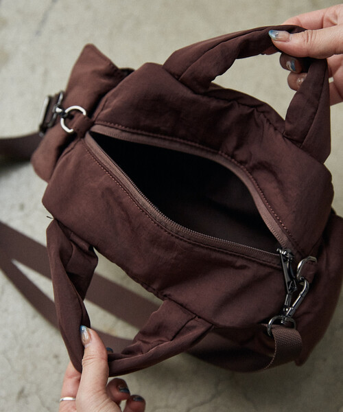 OUTDOOR PRODUCTS(アウトドアプロダクツ)の「【待望の再入荷!】OUTDOOR PRODUCTS × PUBLUX/アウトドアプロダクツ <別注カラーあり> シャーリング ショルダーバッグ 限定展開(ショルダーバッグ・レディース・ブラック/オフホワイト/ブラウン・ONE SIZE)」の17枚目の写真