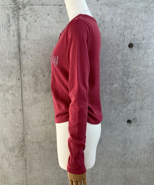 GLAMOROUS JANE(グラマラスジェーン)の「サイドドロストヘンリーネックショート丈ロンT(Tシャツ/カットソー・レディース・レッド/ブラック/グレー/オフホワイト・FREE)」の18枚目の写真
