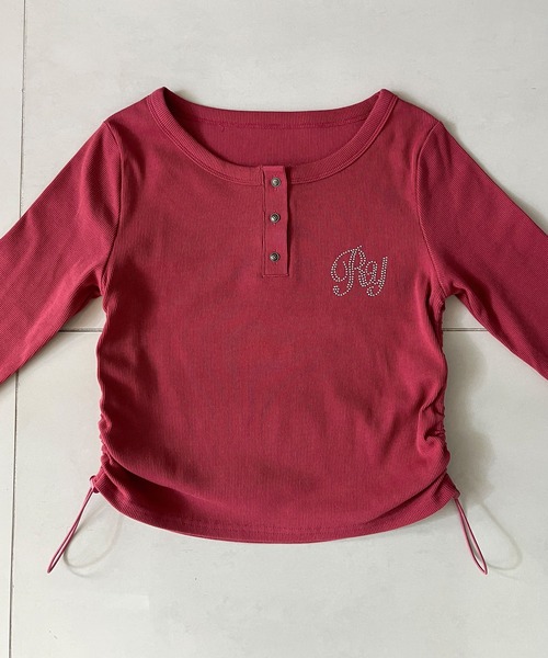 GLAMOROUS JANE(グラマラスジェーン)の「サイドドロストヘンリーネックショート丈ロンT(Tシャツ/カットソー・レディース・レッド/ブラック/グレー/オフホワイト・FREE)」の20枚目の写真
