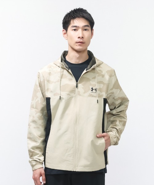 UNDER ARMOUR（アンダーアーマー）の「アンダーアーマー  UAメッシュ ライナー ノベルティ ジャケット（ナイロンジャケット・メンズ・サンドグレー/チャコールグレー・3L/LL/L/M/S）」の2枚目の写真