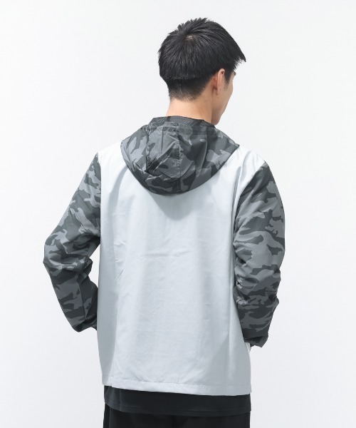 UNDER ARMOUR（アンダーアーマー）の「アンダーアーマー  UAメッシュ ライナー ノベルティ ジャケット（ナイロンジャケット・メンズ・サンドグレー/チャコールグレー・3L/LL/L/M/S）」の5枚目の写真