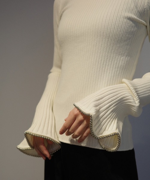 MIDWEST（ミッドウエスト）の「CLANE EMBELLISHED FRILL SLEEVE KNIT TOPS（ニット/セーター・レディース・ホワイト/ブラック/ライトブルー・1/2）」の4枚目の写真