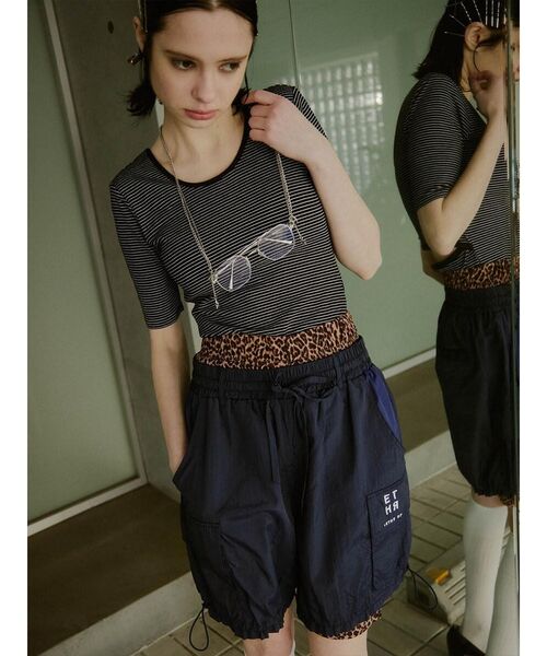:ETHROF(イーサオブ)の「NYLON DROST SHORTS(その他パンツ・レディース・ネイビー/ロイヤルブルー/ブラック・MEDIUM)」の2枚目の写真
