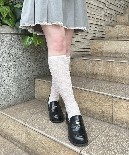 F i.n.t(フィント)の「フラワーレースハイソックス(ソックス/靴下・レディース・オフホワイト・FREE)」の1枚目の写真