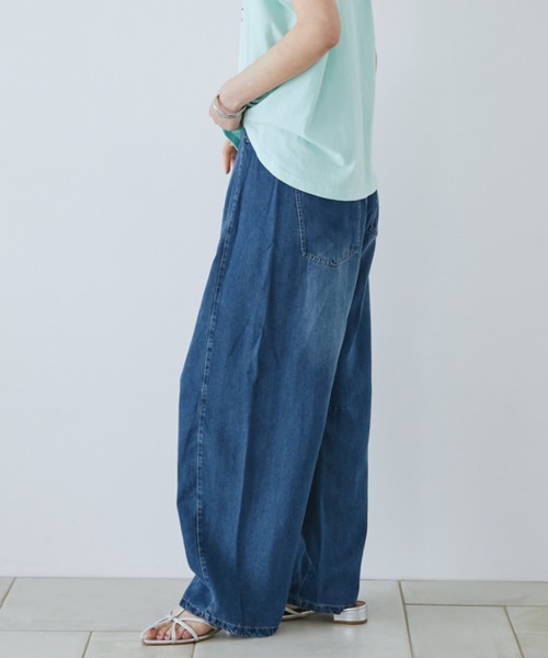 Doux archives(ドゥアルシーヴ)の「コットンリネンワイドデニムパンツ(デニムパンツ・レディース・ブルー/ネイビー・SMALL/MEDIUM)」の15枚目の写真