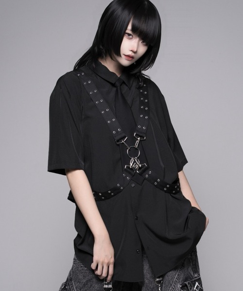 REFLEM(レフレム)の「『REFLEM/レフレム』ハーネス付きネクタイシャツ(シャツ/ブラウス・レディース・ブラック/ホワイト・FREE)」の2枚目の写真