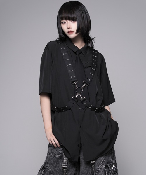 REFLEM(レフレム)の「『REFLEM/レフレム』ハーネス付きネクタイシャツ(シャツ/ブラウス・レディース・ブラック/ホワイト・FREE)」の4枚目の写真