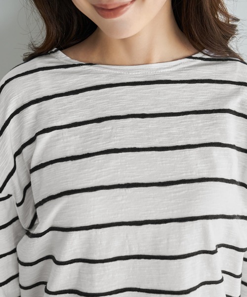 STYLE DELI（スタイルデリ）の「表面質感立体ラインボーダーTシャツ（Tシャツ/カットソー・レディース・ベージュ/ホワイト・FREE）」の4枚目の写真