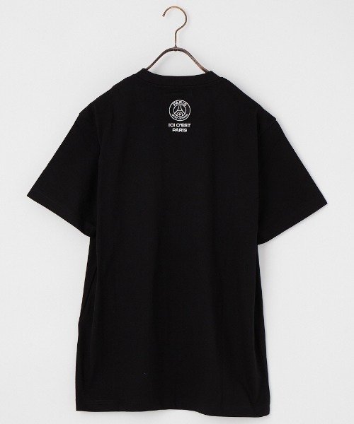 PARIS SAINT-GERMAIN（パリサンジェルマン）の「[PARIS SAINT-GERMAIN/パリ・サン＝ジェルマン] PARISロゴ ラバープリント ショートスリーブTシャツ（Tシャツ/カットソー・メンズ・ブラック/ホワイト・XL/L/M）」の4枚目の写真