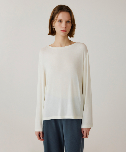SIYAZU（シヤジュ）の「SITP5253 シルキー ルーズフィット Tシャツ_Ivory（Tシャツ/カットソー・レディース・アイボリー・ONE）」の3枚目の写真