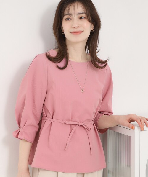 SHOO・LA・RUE（シューラルー）の「【洗濯機可/UV/3WAY】シルエットが変えられる ウエストリボンブラウス（シャツ/ブラウス・レディース・ベビーピンク/ブルー系7/チャコールグレー・04/03/02/01）」の3枚目の写真