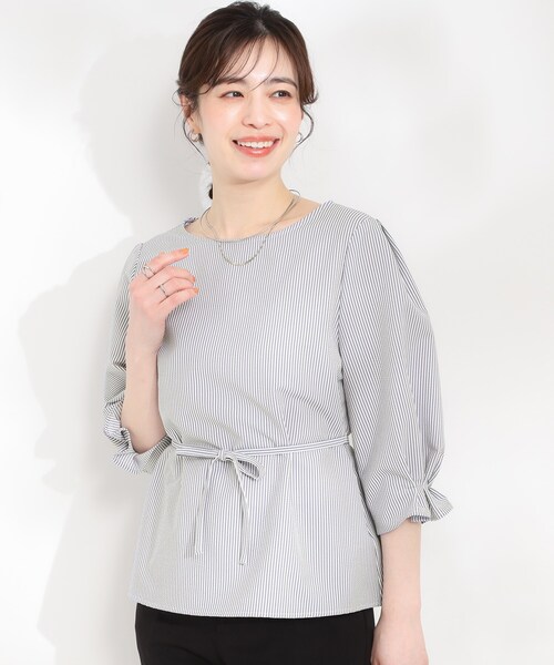 SHOO・LA・RUE（シューラルー）の「【洗濯機可/UV/3WAY】シルエットが変えられる ウエストリボンブラウス（シャツ/ブラウス・レディース・ベビーピンク/ブルー系7/チャコールグレー・04/03/02/01）」の19枚目の写真
