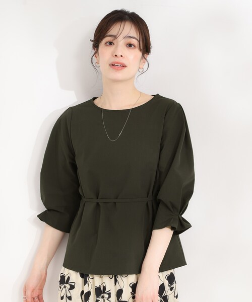 SHOO・LA・RUE（シューラルー）の「【洗濯機可/UV/3WAY】シルエットが変えられる ウエストリボンブラウス（シャツ/ブラウス・レディース・ベビーピンク/ブルー系7/チャコールグレー・04/03/02/01）」の6枚目の写真