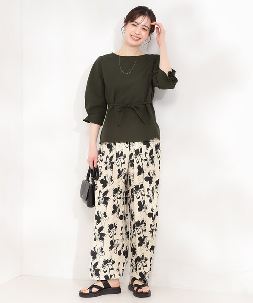 SHOO・LA・RUE（シューラルー）の「【洗濯機可/UV/3WAY】シルエットが変えられる ウエストリボンブラウス（シャツ/ブラウス・レディース・ベビーピンク/ブルー系7/チャコールグレー・04/03/02/01）」の8枚目の写真