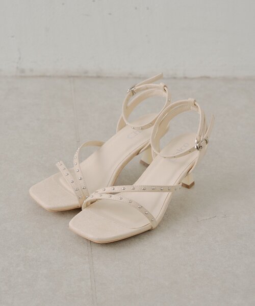 Chico(チコ)の「スエードストラップサンダル(サンダル・レディース・ベージュ/ブラック/ライトベージュ・SMALL/MEDIUM/LARGE)」の4枚目の写真