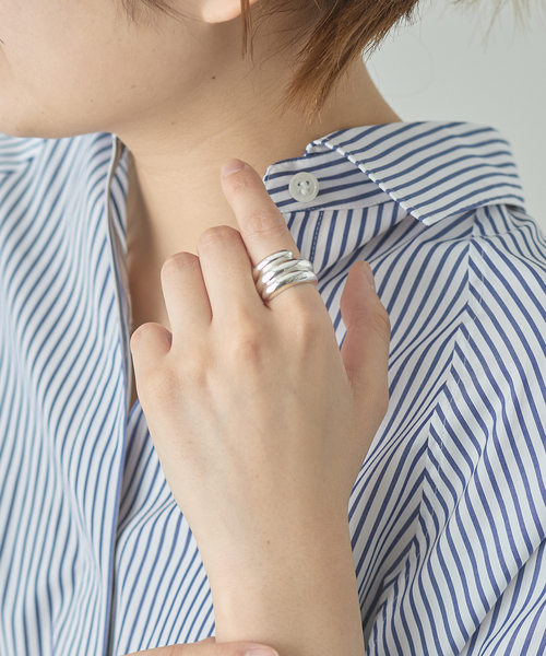 IRIS47(イリスフォーセブン)の「【IRIS47/イリスフォーセブン 】conchiglie ring:リング(リング・レディース・シルバー・15 /13/11)」の1枚目の写真